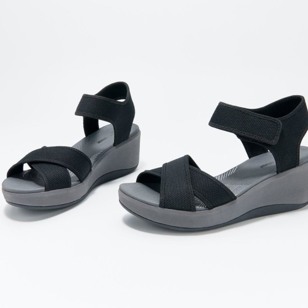 NEW!! Women’s Clarks Step Cali Skye Black Wedge Sandal Size 11W